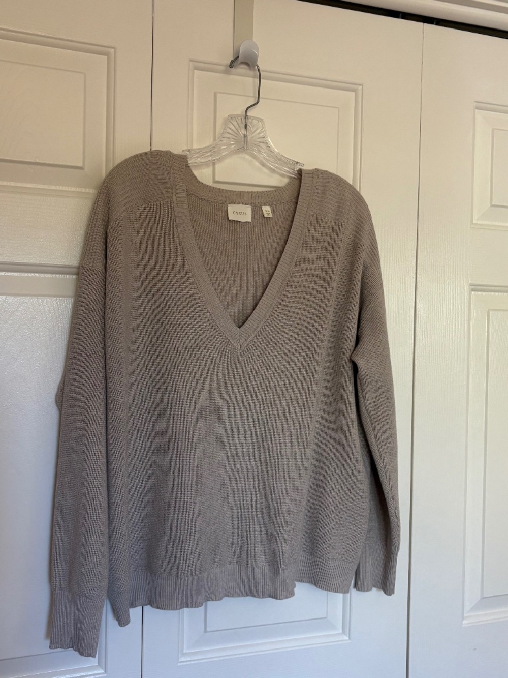 Womens Cyrus Pullover V-Neck Sweater, XL